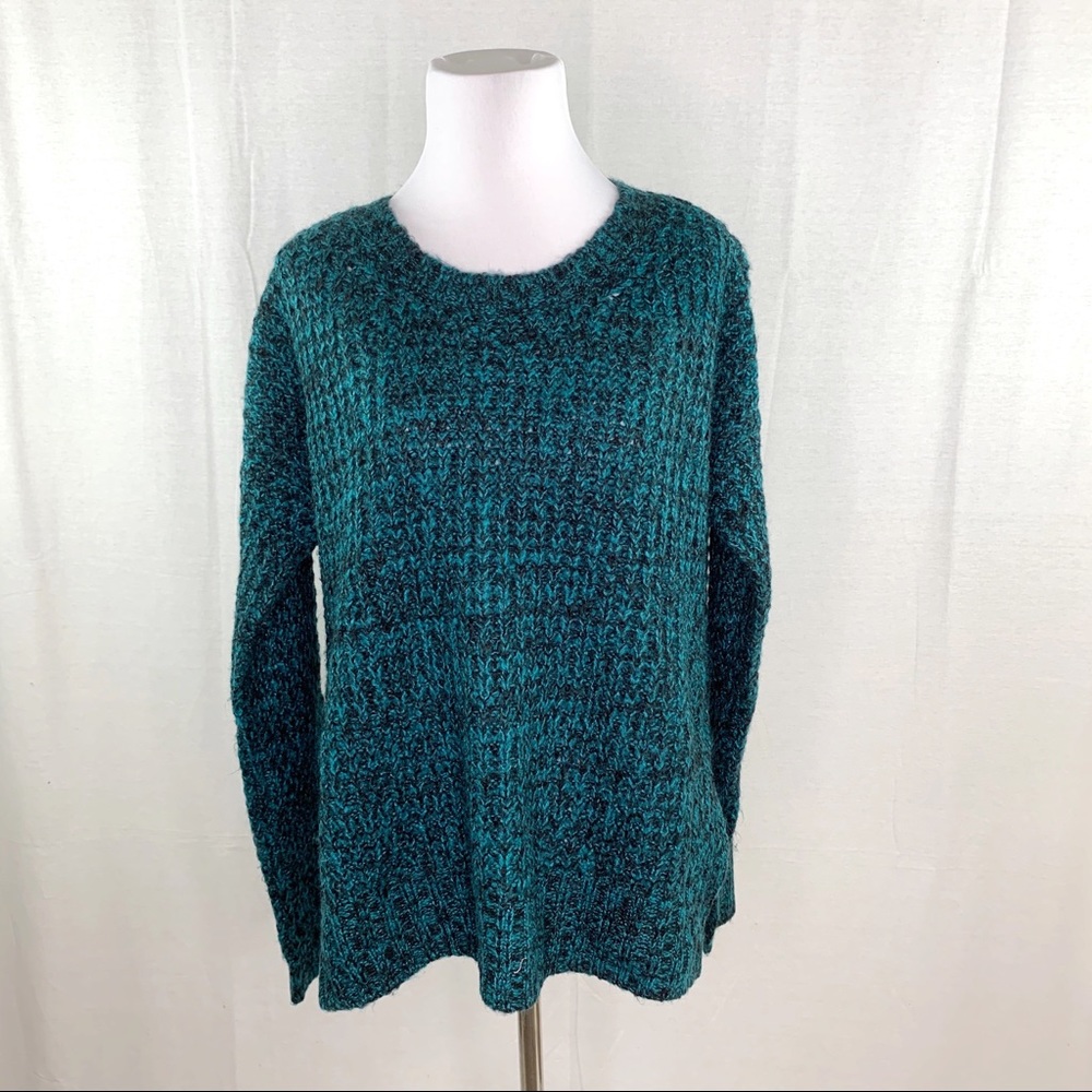 BCBGeneration green and black high low sweater